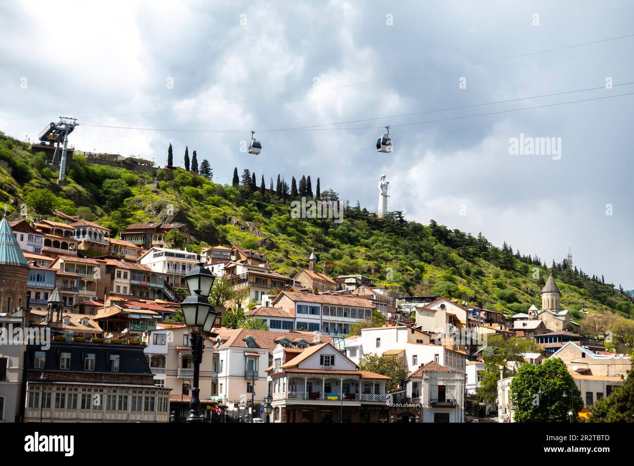 Funivia di Tbilisi. Tram aerei Tbilisi che viaggiano su una funivia , Tbilisi, Georgia Foto Stock