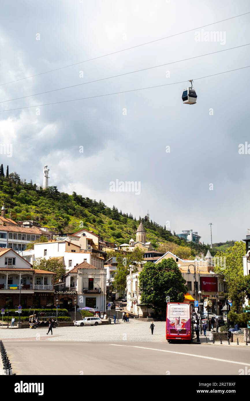 Funivia di Tbilisi. Tram aerei Tbilisi che viaggiano su una funivia , Tbilisi, Georgia Foto Stock
