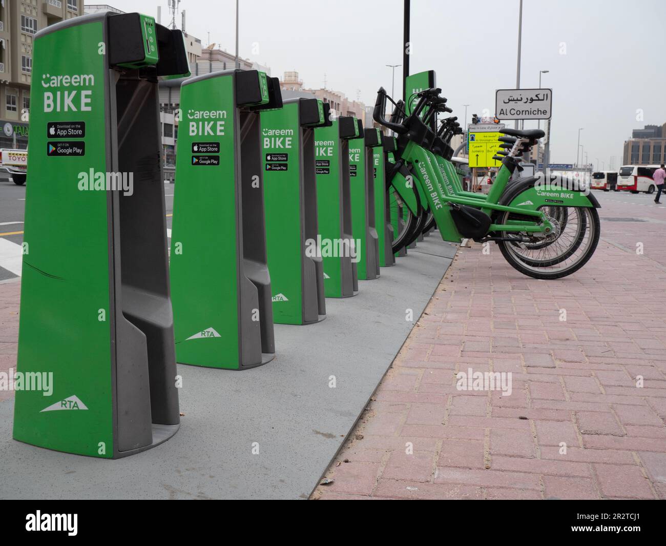 Stazione di attracco per biciclette Careem a Dubai, Emirati Arabi Uniti Foto Stock