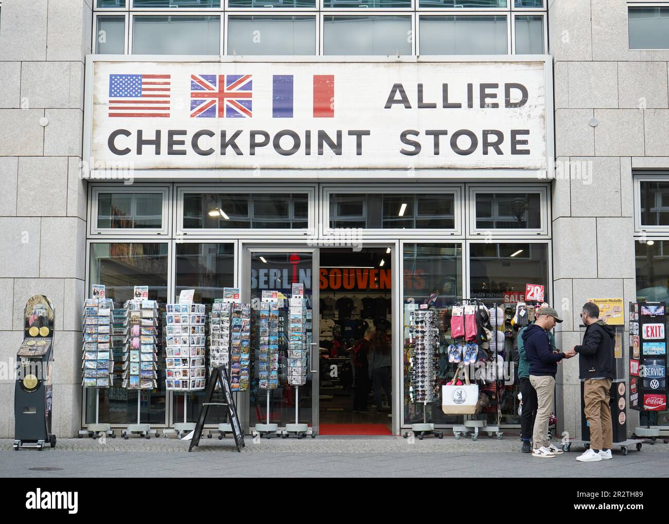 Allied Checkpoint Store - dopo la seconda guerra mondiale, settore americano a Berlino Foto Stock