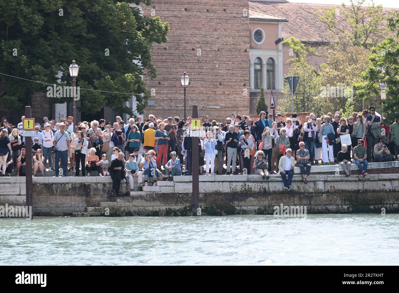 Domenica 21 maggio il comune di Venezia rinnova il suo matrimonio con il mare in occasione della Festa de la Sensa (Ascensione, 40 giorni dopo Pasqua, che si svolge giovedì 18 maggio ma si celebra la domenica successiva), L'appuntamento tradizionale con il quale la Città celebra l'anniversario legato alla storia della Repubblica Serenissima e riconsolida il suo intimo rapporto con l'acqua. Quest'anno sarà il comune di Longarone, per volontà del sindaco Luigi Brugnaro, a ricevere l'anello di dogal del gemellaggio Adriatico, che sarà restituito dalla città Ucraina di Ode Foto Stock