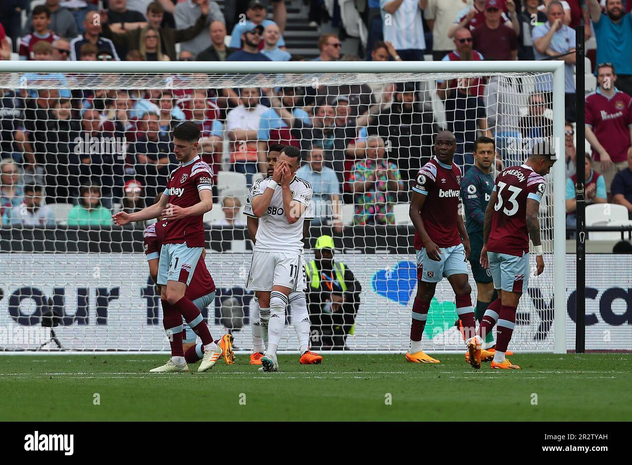 London Stadium, Londra, Regno Unito. 21st maggio, 2023. Premier League Football, West Ham United contro Leeds United; Un deluso Jack Harrison di Leeds dopo aver tirato il suo colpo che va in grande credito: Action Plus Sports/Alamy Live News Foto Stock