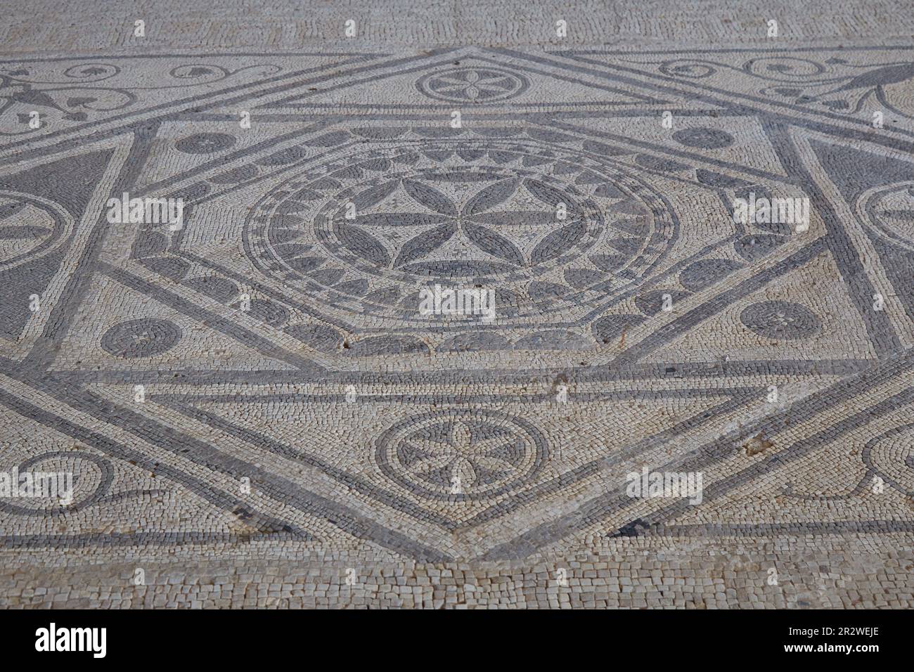 Risan, Montenegro, meglio conosciuto per il suo mosaico di epoca romana che ha più di duemila anni Foto Stock