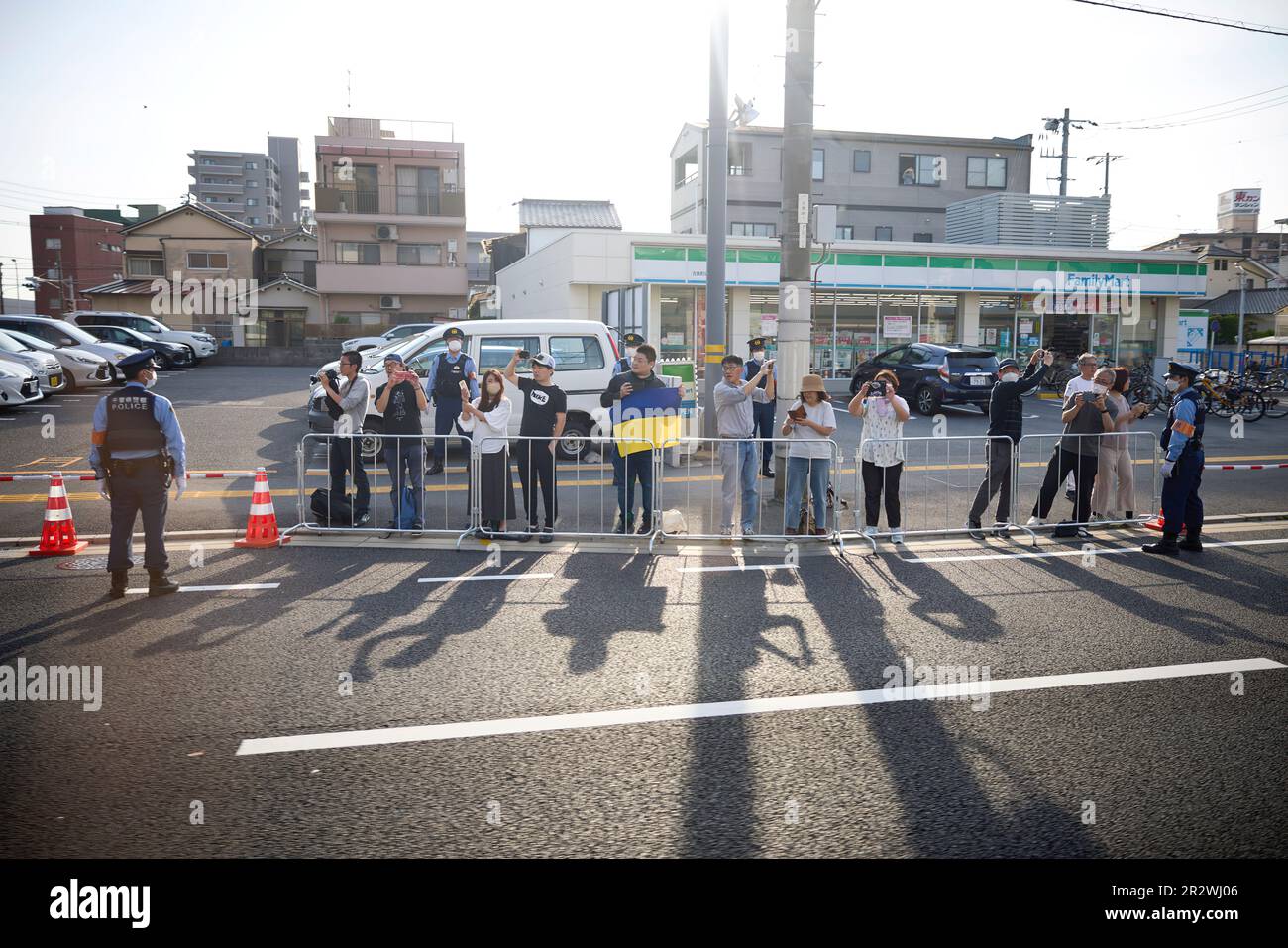 Il presidente ucraino Zelinsky incontra i leader mondiali del G7 e chiede sostegno e aiuti militari nella guerra del suo paese con Putin e la Russia. Foto Stock