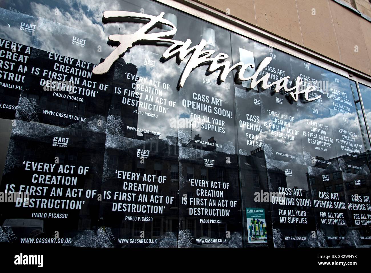 CASS ART apre una filiale in quella che un tempo era Paperchase a George Street, Edimburgo, Scozia, Regno Unito. Foto Stock