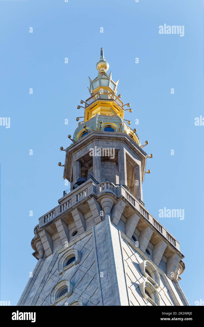 La corona della Metropolitan Life Insurance Company Tower, ora New York Edition Hotel, un punto di riferimento di NYC al 1 di Madison Avenue nel Flatiron District. Foto Stock