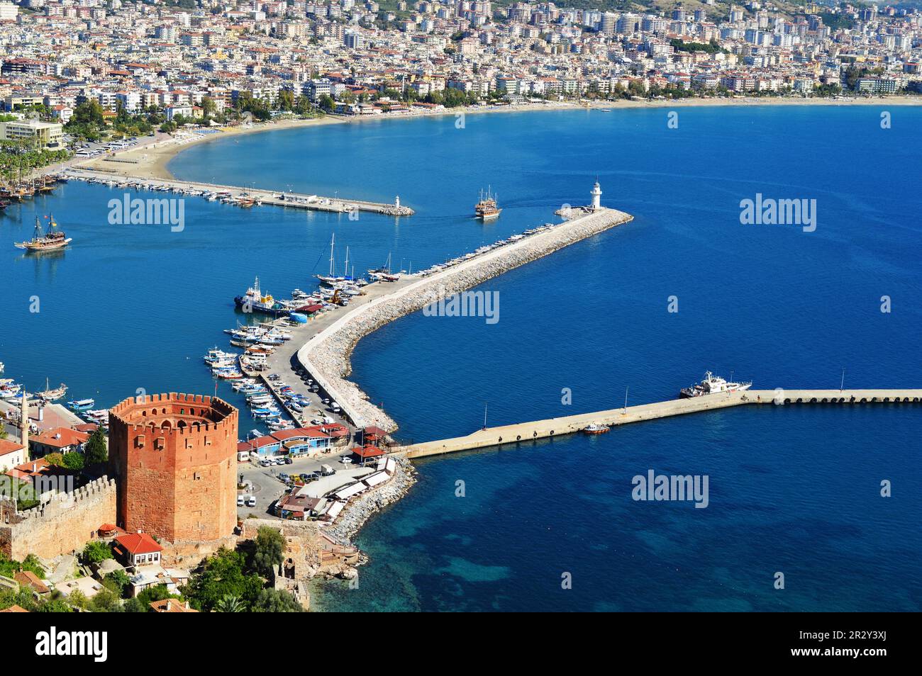 Vista del porto di Alanya forma Alanya penisola. Riviera turca Foto Stock