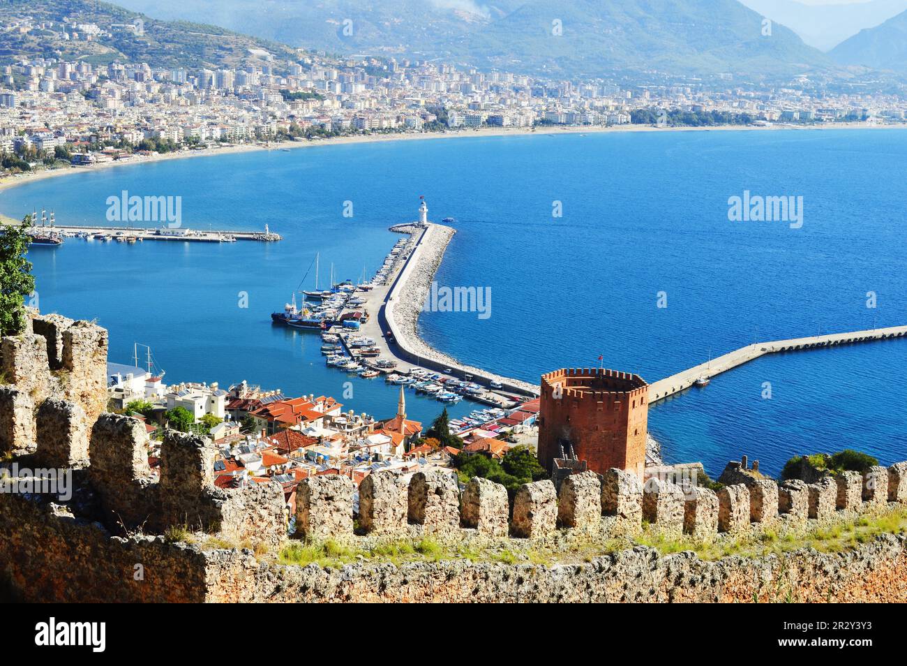 Vista del porto di Alanya forma Alanya penisola. Riviera turca Foto Stock