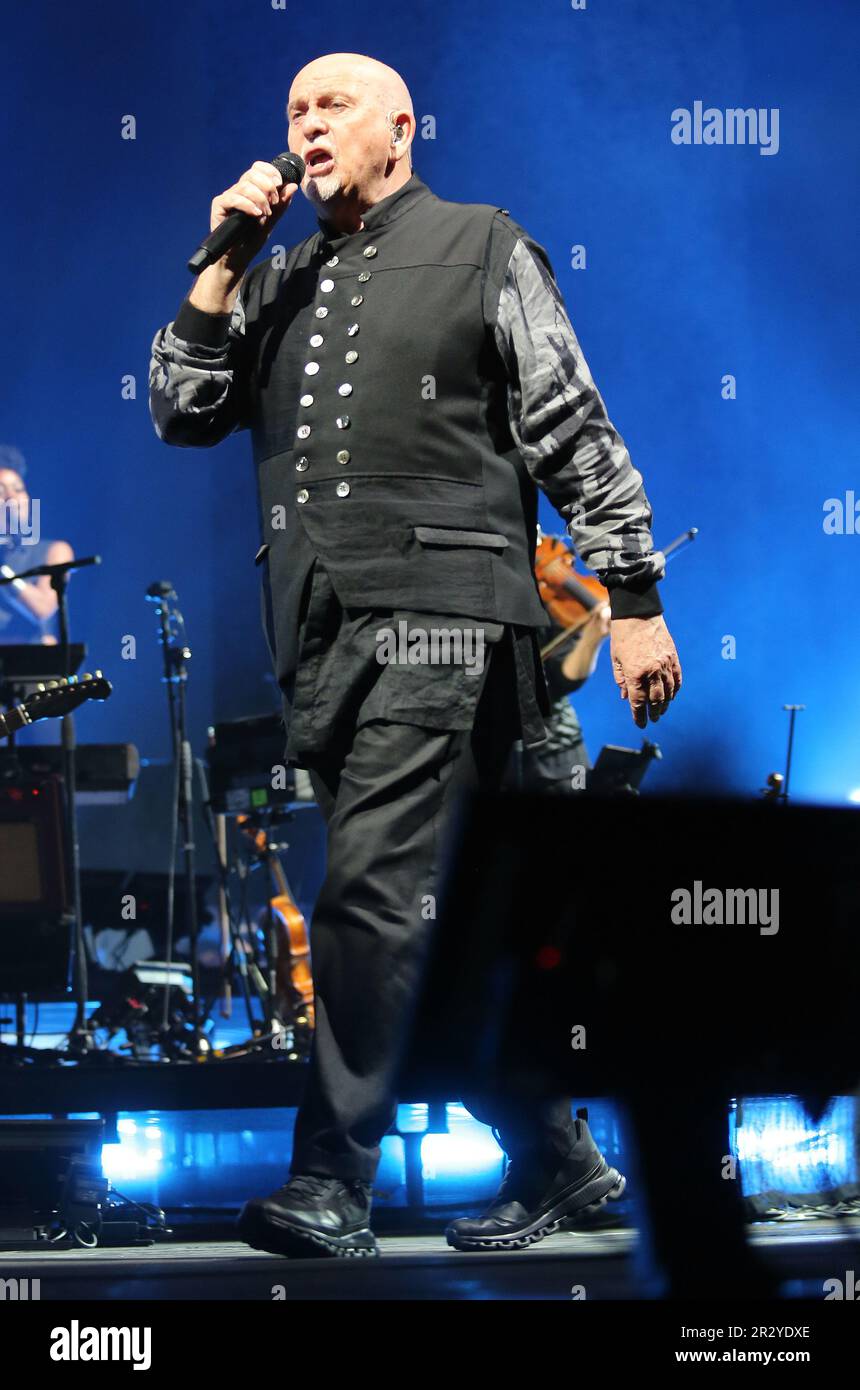 Milano, IT. 21st maggio, 2023. Tony Levin, Manu Katche', David Rhodes della band Peter Gabriel suona al Mediolanum Forum di Assago il 21 maggio 2023 a Milano, Italia Credit: Independent Photo Agency/Alamy Live News Foto Stock