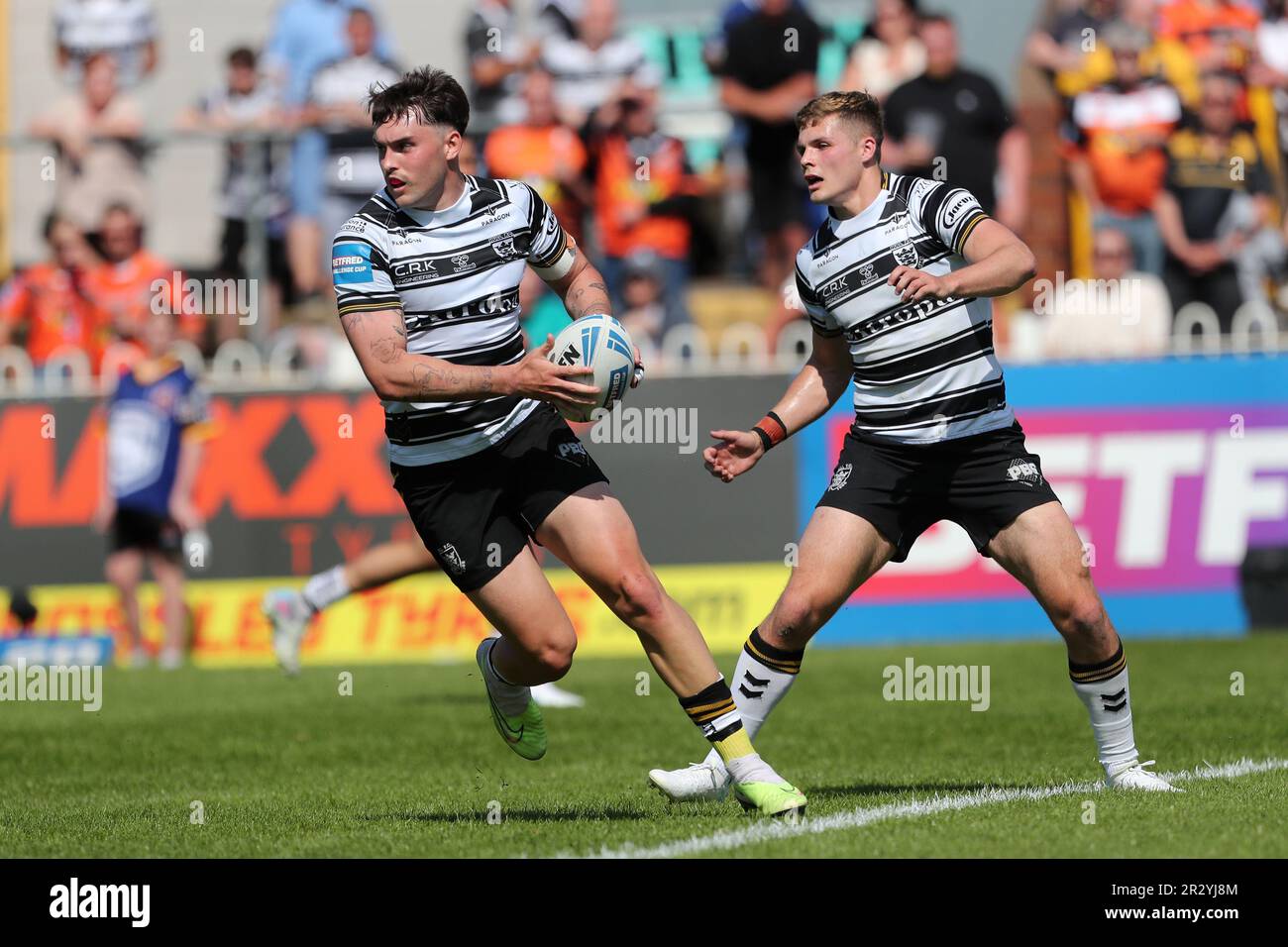 Castleford, Regno Unito. 21st maggio 2023. Hull FC's Tex Hoy durante la partita di Sesto turno della Coppa delle sfide Betfred tra Castleford Tigers e Hull Football Club presso la giungla Mend-A-Hose di Castleford domenica 21st maggio 2023. (Foto: Mark Fletcher | NOTIZIE MI) Credit: NOTIZIE MI & Sport /Alamy Live News Foto Stock