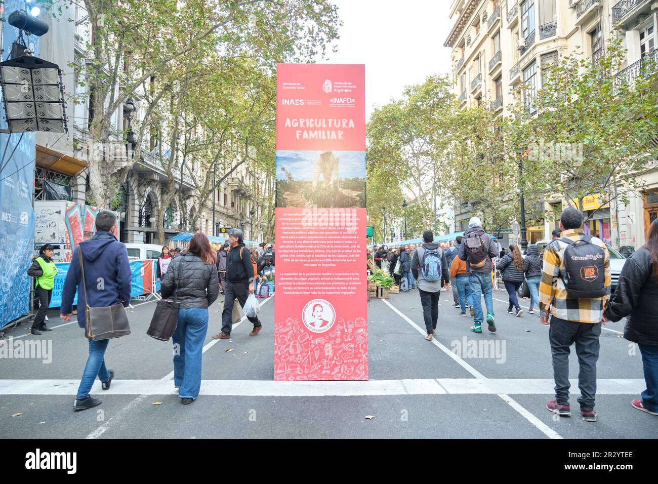 Buenos Aires, Argentina, 20 maggio 2023: Fiera Expo di economia popolare e cooperativismo, evento per promuovere il commercio di famiglia di agricoltura e artigianato pro Foto Stock
