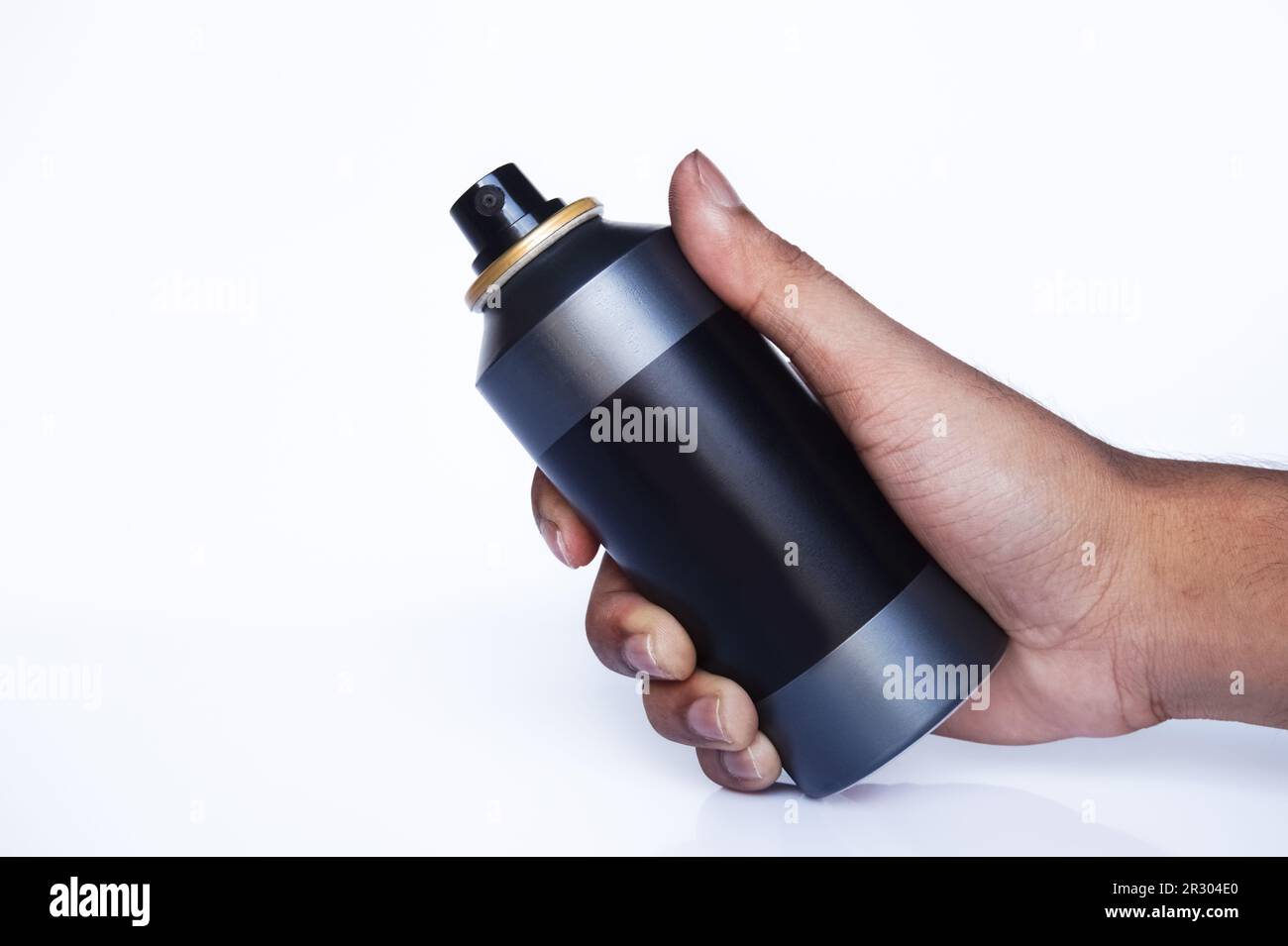 contenitore cosmetico nero o flacone isolato su bianco. Con tracciato di ritaglio Foto Stock