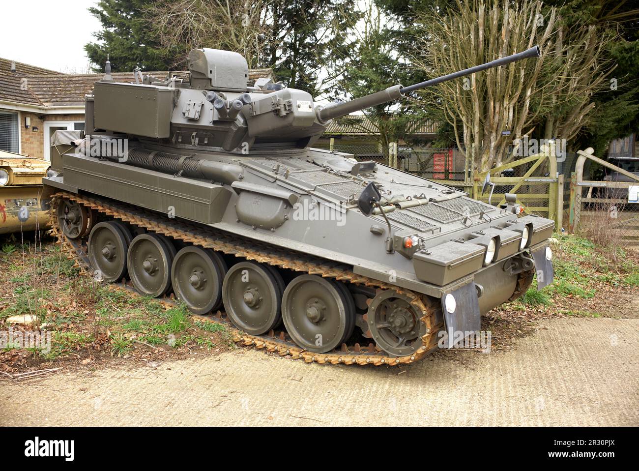 Veicoli dell'esercito del carro armato a carri armati alot, Brackley Northants Regno Unito. Centro esperienza di guida su carri armati. Foto Stock