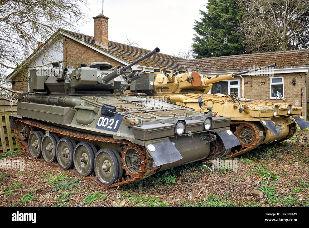 Veicoli dell'esercito del carro armato a carri armati alot, Brackley Northants Regno Unito. Centro esperienza di guida su carri armati. Foto Stock