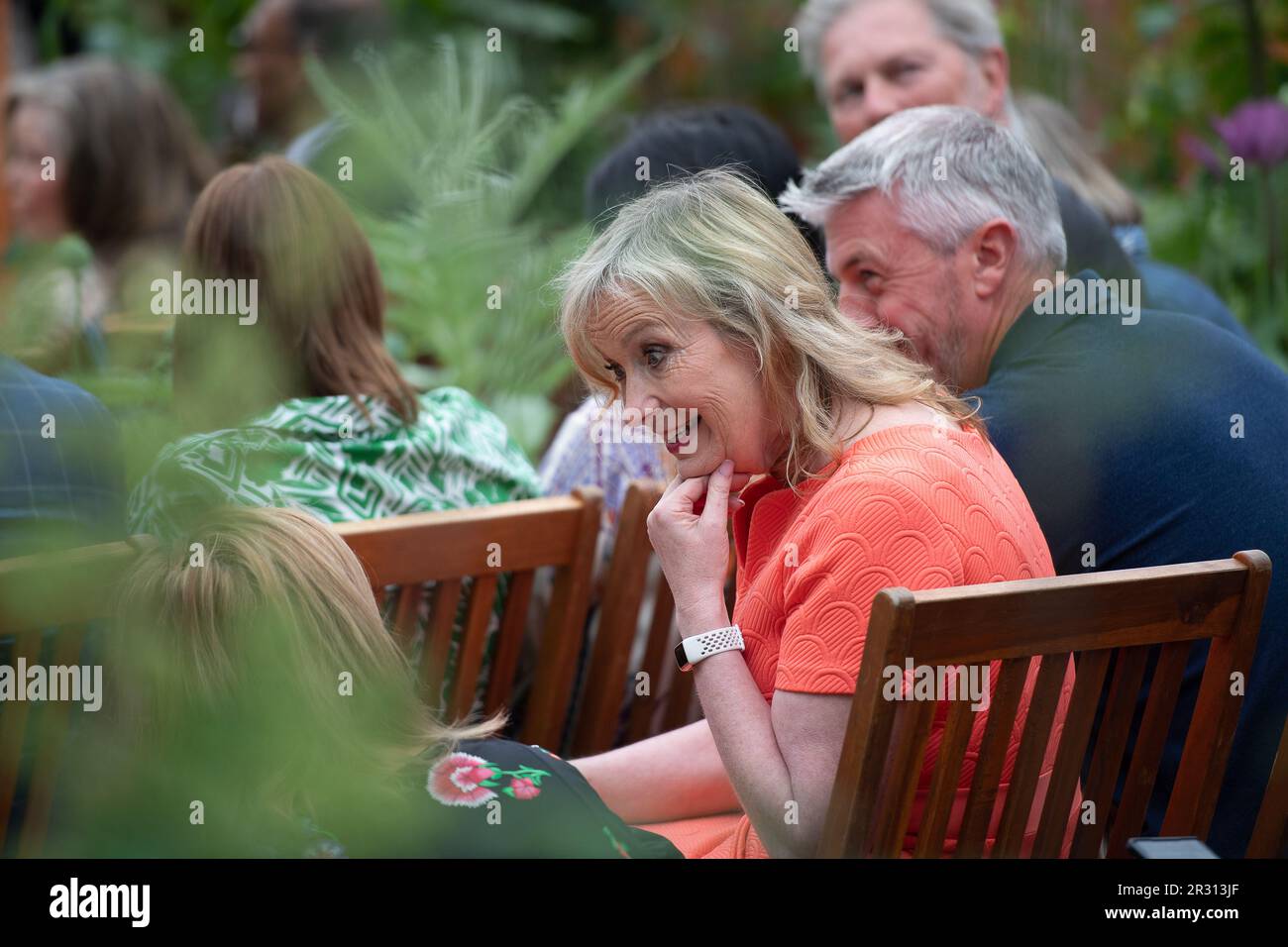 Chelsea, Londra, Regno Unito. 22nd maggio, 2023. Carol Kirwood ha trasmesso il BBC Weather dal Chelsea Flower Show questa mattina. Credit: Maureen McLean/Alamy Live News Foto Stock