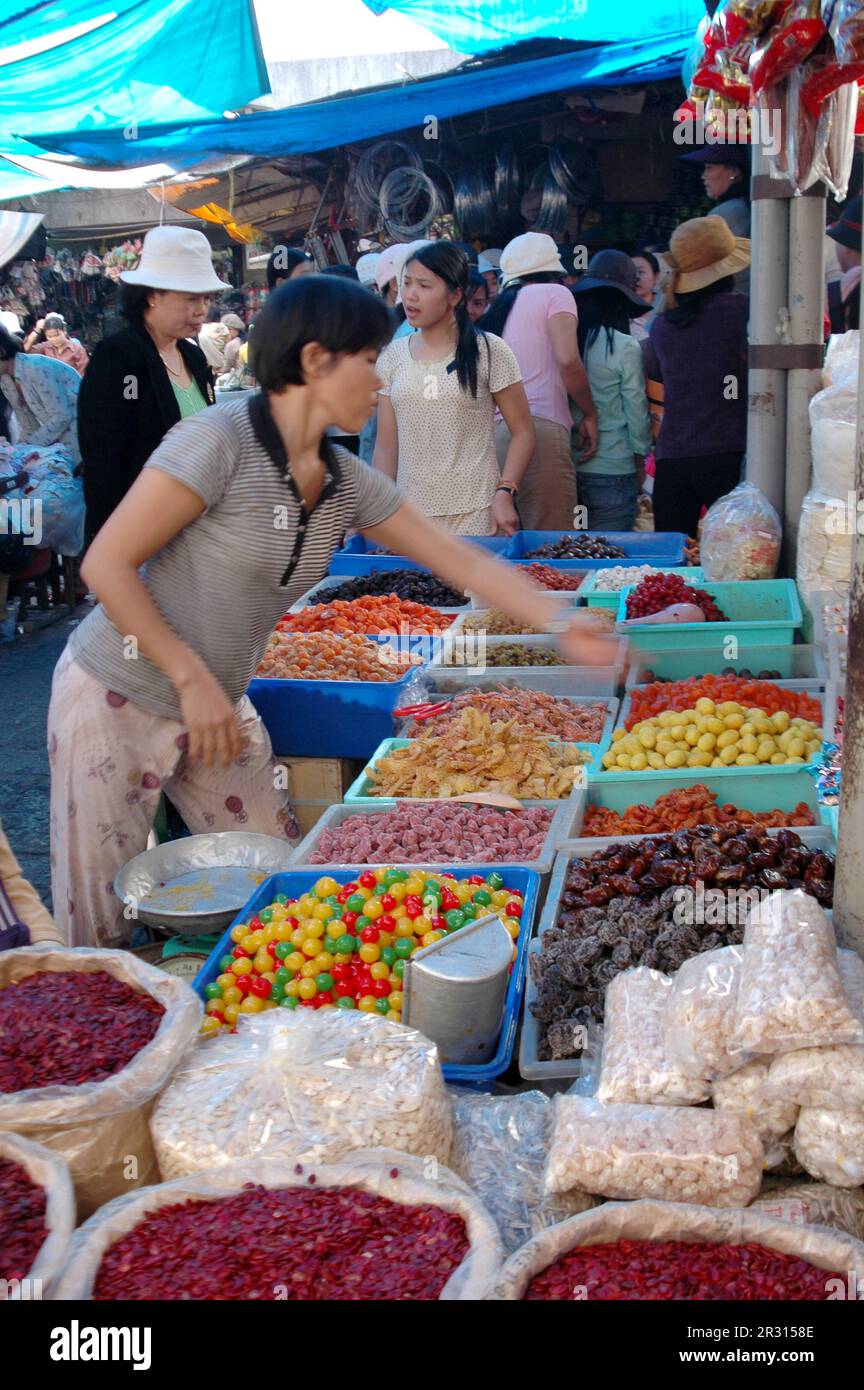 Mercato di Dong Ba a Hue, Vietnam. 越南旅游, Turismo Vietnamita, वियतनाम पर्यटन, Vietnam voluptuaria, 베트남 관광, ベトナム観光, ឌូលីច វៀតណាម Vietnam-Tourismus Foto Stock