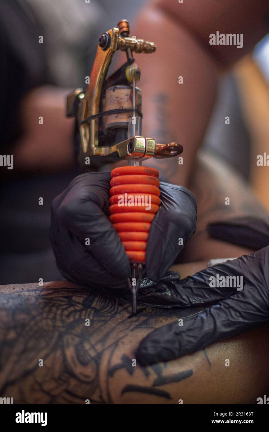 dettaglio della macchina da tatuaggio Foto Stock