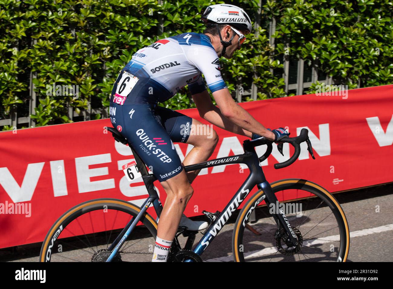 Bergamo, Italia. 21st maggio, 2023. Pieter Serry, Quick-Step Alpha Vinyl Team durante la 15 tappa - Seregno - Bergamo, giro d'Italia a Bergamo, maggio 21 2023 Credit: Independent Photo Agency/Alamy Live News Foto Stock