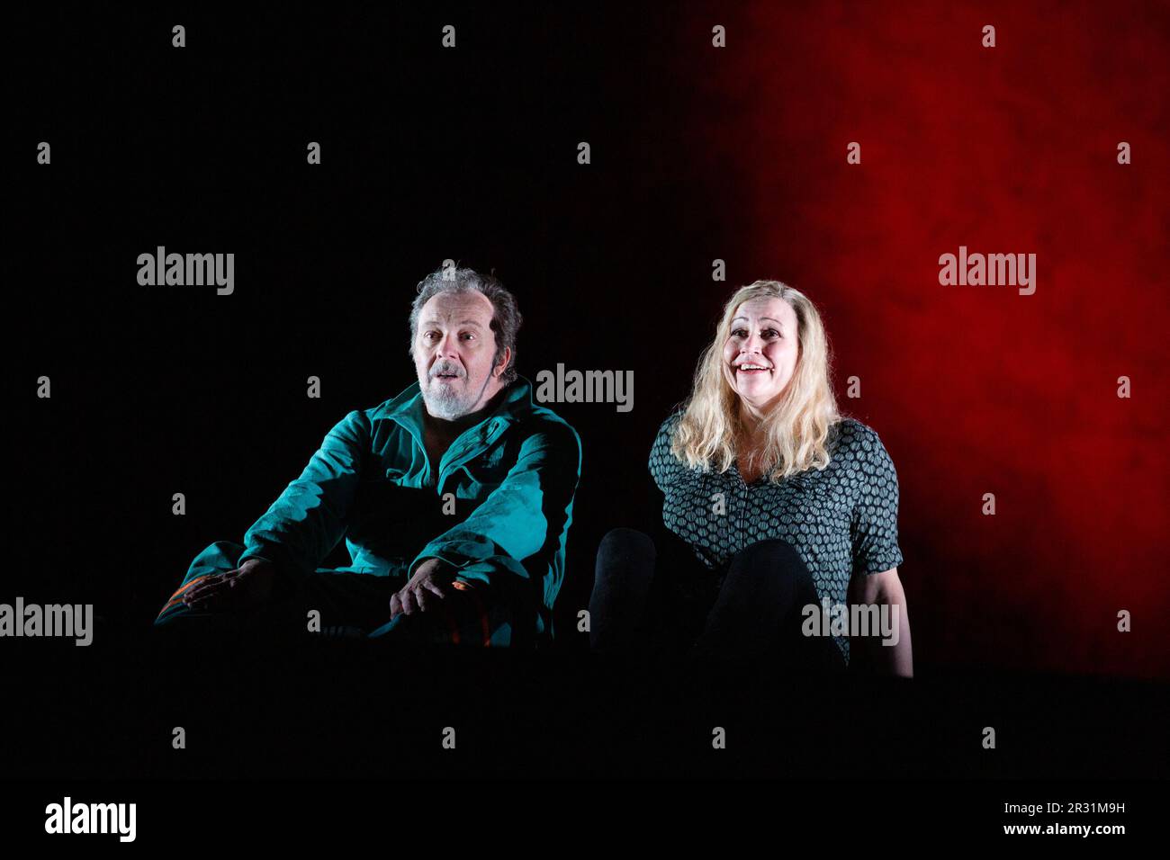 Christian Gerhaher (Wozzeck), Anja Kampe (Marie) a WOZZECK alla Royal Opera, Covent Garden, Londra WC2 19/05/2023 musica e libretto: Alban Berg dopo la rappresentazione ‘Woyzeck’ di George Buchner direttore: Antonio Pappano scenografia: Hyemi Shin Costumi: Nicky Gillibrand illuminazione: Adam Silverman coreografia: Kim Bandstrah Deborner regista: Deborner Foto Stock