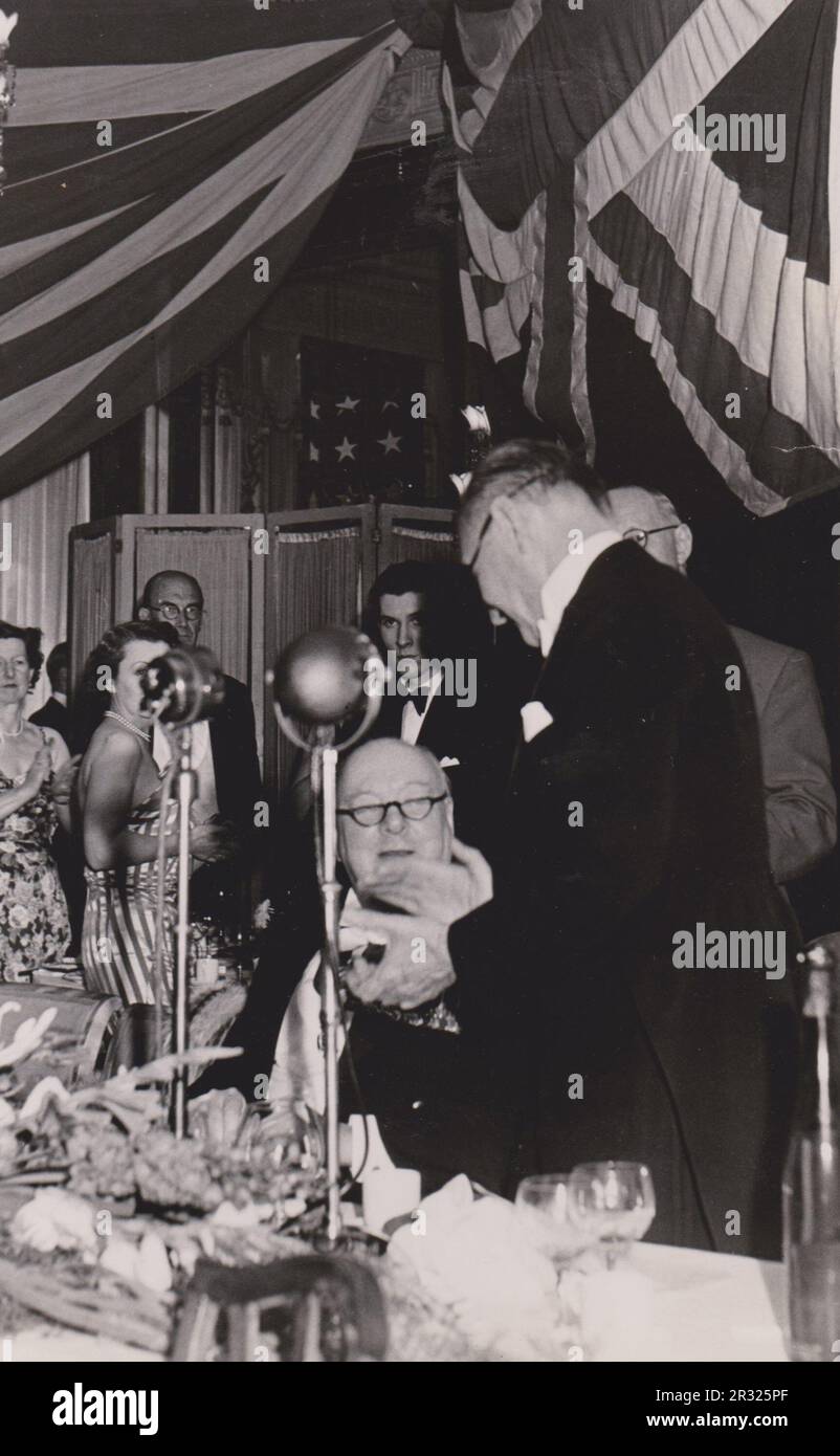 Sir Winston Churchill all'Ambasciata degli Stati Uniti a Londra, 1950 Foto Stock