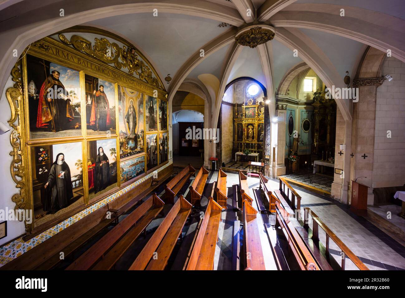 Sepultura de Ramon Llull con unà estatua yacente, Convento de San Francisco de Palma , Maiorca, isole Baleari, Spagna, Europa. Foto Stock