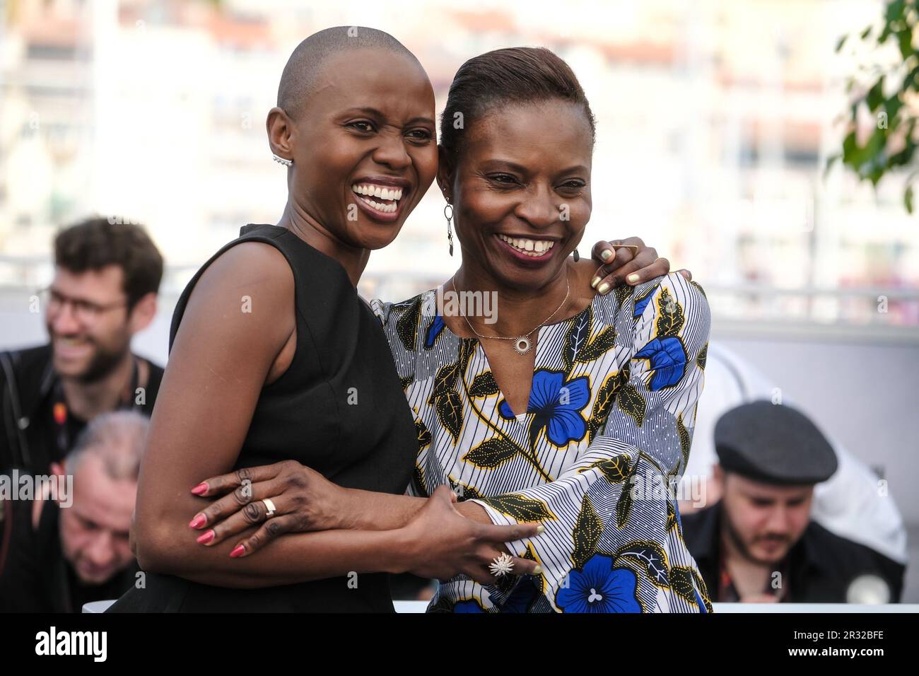 Cannes, Francia. 22nd maggio, 2023. Eliane Umuhire e Yves-Marina Gnahoua hanno fotografato durante la fotocall per gli uomini nell'ambito del Festival Internazionale del Cinema di Cannes 76th al Palais des Festivals di Cannes, Francia Foto di Julie Edwards/Alamy Live News Foto Stock