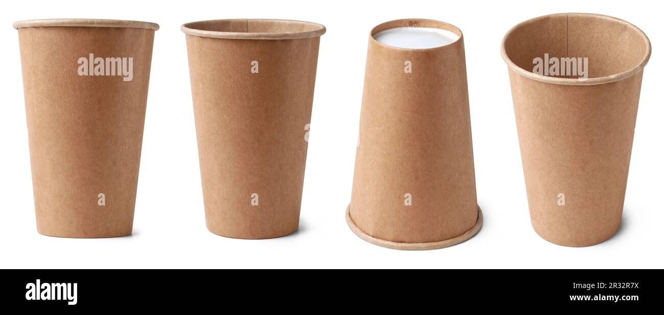 vasetti di carta vuoti o vasetti monouso isolati su sfondo bianco, realizzati in cartone marrone biodegradabile utilizzato per servire bevande calde e fredde Foto Stock