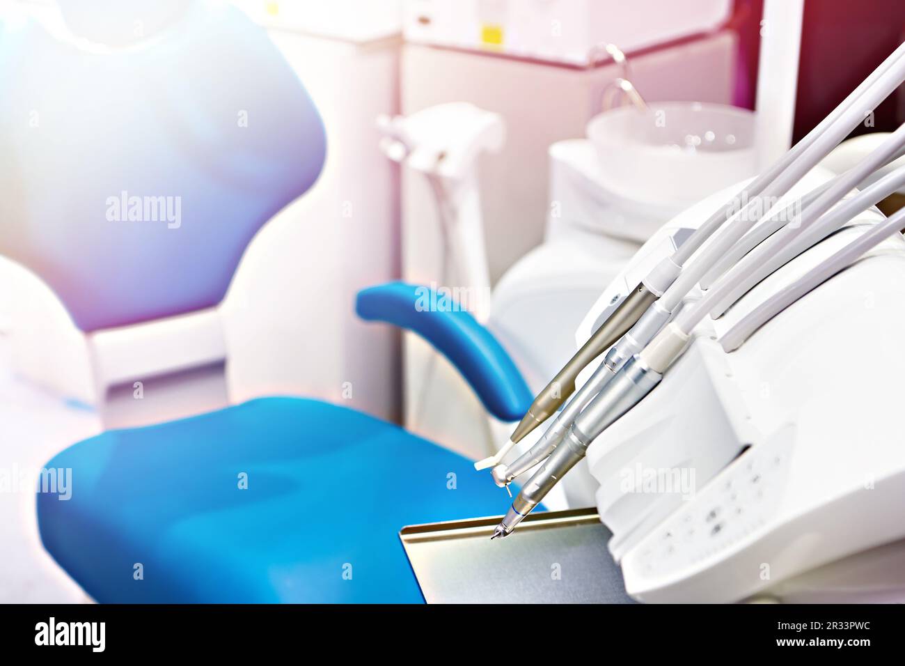Sedia e strumenti dentali sul posto di lavoro stomatologia Foto Stock