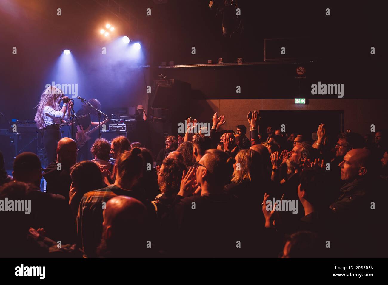 Tilburg, Paesi Bassi. 22nd, aprile 2023. La metal band Alkahest si esibisce in un concerto dal vivo durante il festival di musica olandese Roadburn Festival 2023 a Tilburg. Qui la cantante Cheyenne Reudenbach è vista dal vivo sul palco. (Photo credit: Gonzales Photo - Peter Troest). Foto Stock