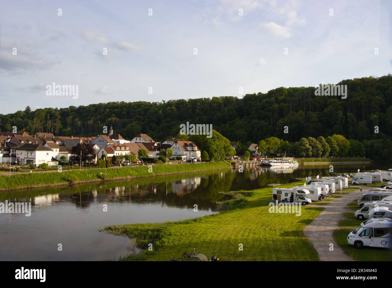 Bad Karlshafen sul Weser in primavera/ Weserbergland Hessen Germania Foto Stock