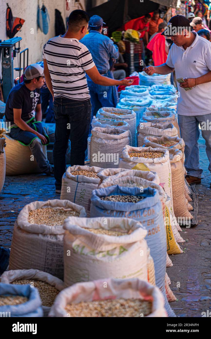 Mercado tradicional, Chichicastenango, Quiché, Guatemala, America centrale. Foto Stock