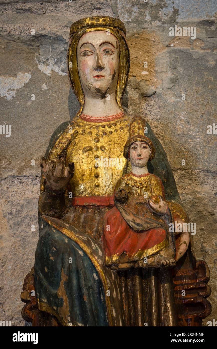 virgen de Siresa,madera dorada y policromada,sigloXIII,iglesia del monasterio de San Pedro, siglos XI-XII,Siresa,valle de Hecho, pirineo aragones,Huesca,Spagna. Foto Stock