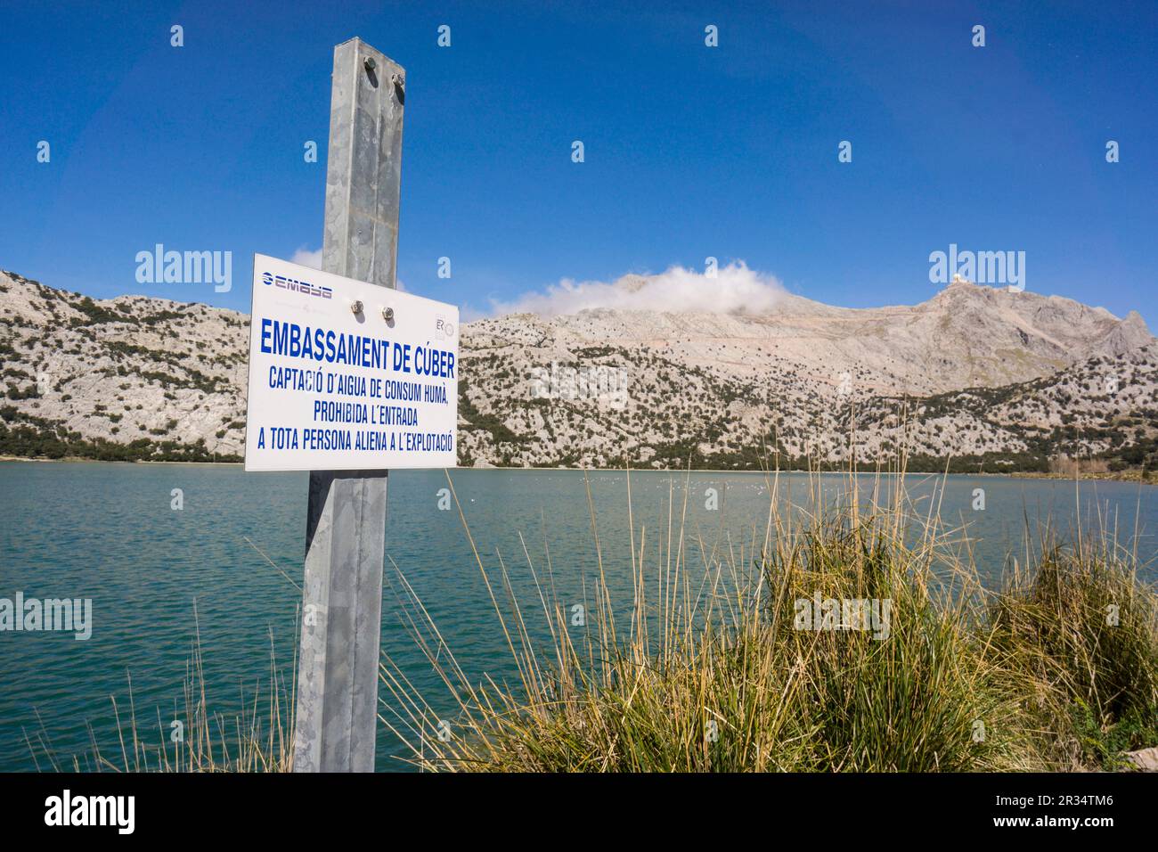 Puig Major, 1445 metro y Embalse de Cuber, Sierra de Tramuntana, Maiorca, isole Baleari, Spagna, Europa. Foto Stock