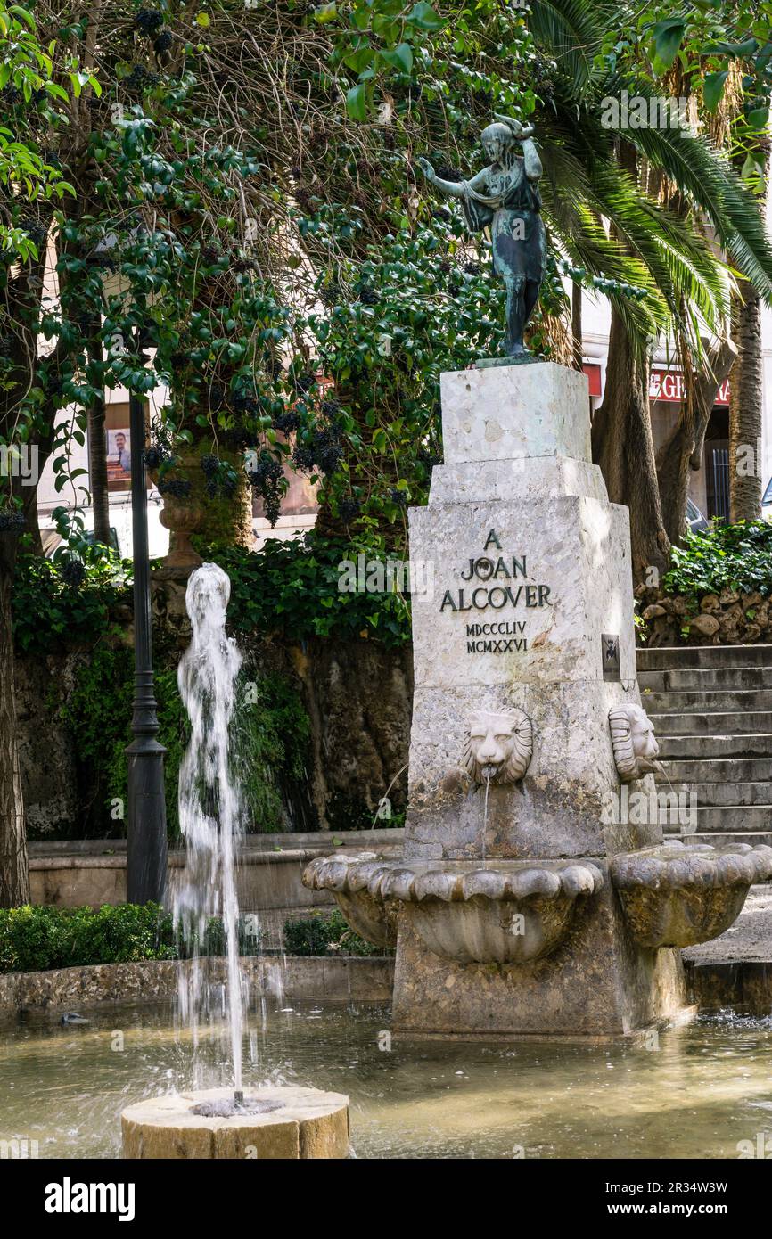 Monumento a Joan Alcover ,'Monument Joan Alcover' (1928).Bronce mármol y. Plaza de la Reina.Autor: Esteve Monegal, (Barcellona 1888 - 1970). Palma de Mallorca , Maiorca, isole Baleari, Spagna. Foto Stock