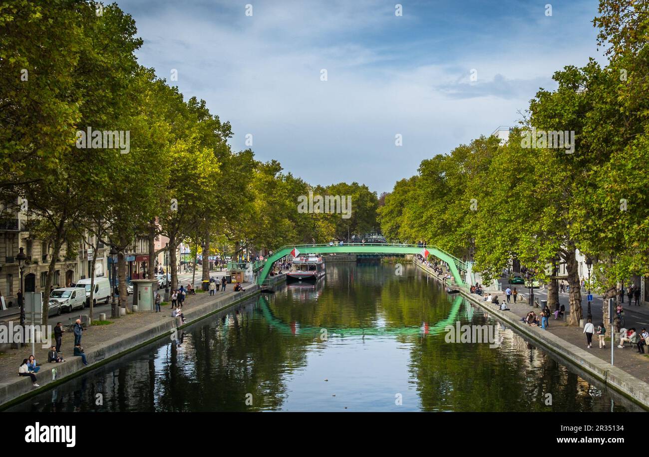 Parigi, Francia, ottobre 2022, vista sul Canal Saint-Martin Foto Stock