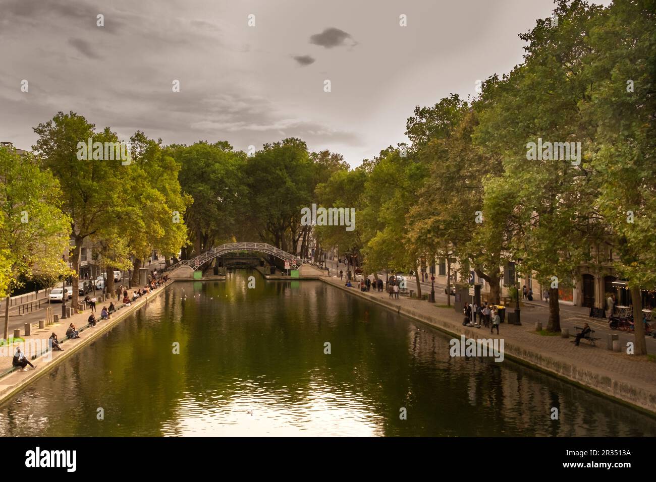 Parigi, Francia, ottobre 2022, vista sul Canal Saint-Martin Foto Stock
