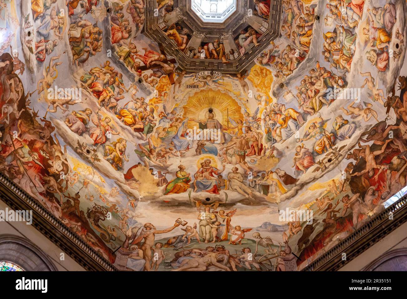 Firenze, Italia - 6 aprile 2022: Dettaglio interno dal Duomo di Firenze, Cattedrale di Santa Maria del Fiore a Firenze. L'edificio era Foto Stock