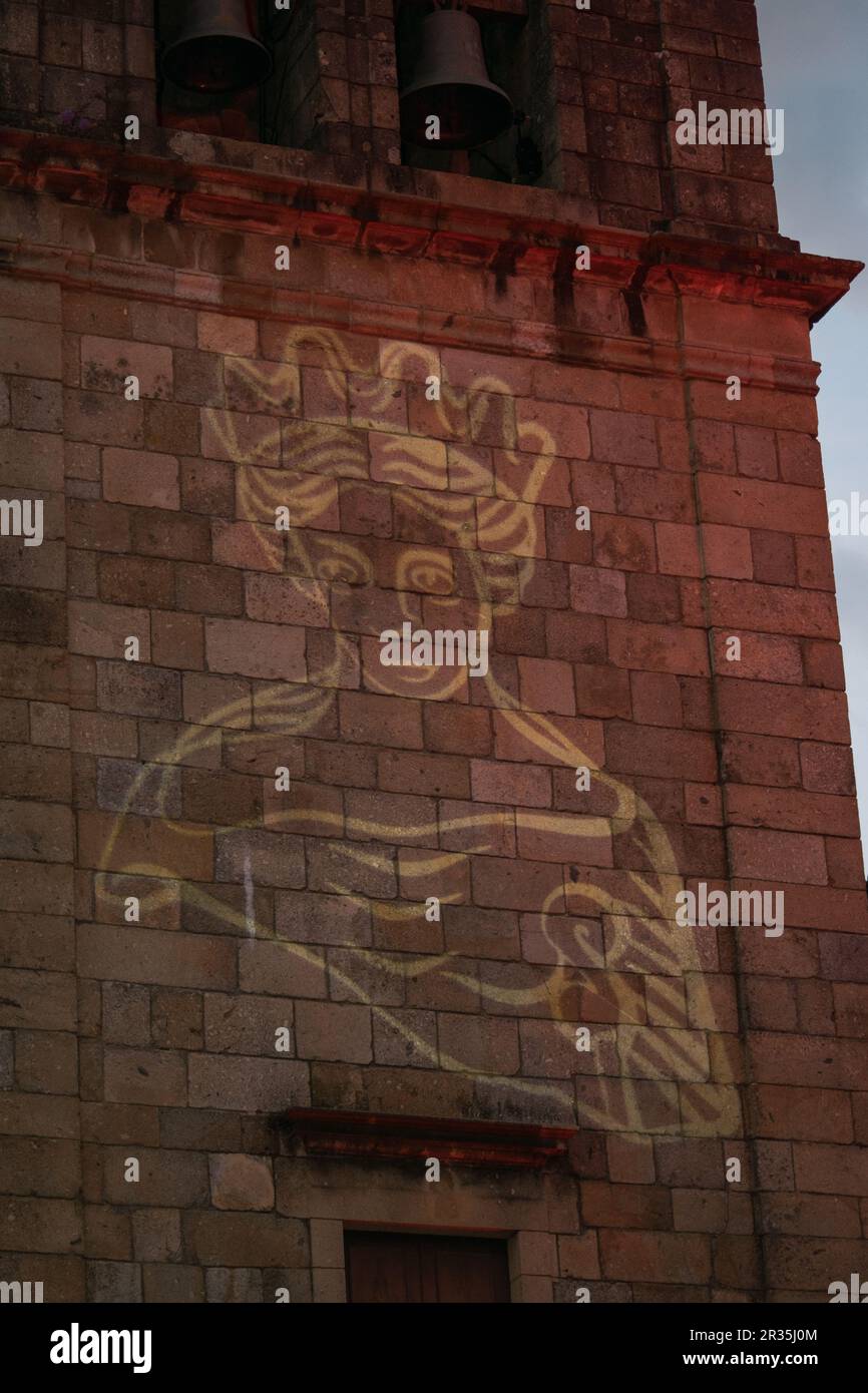 Braga Romana evento sociale e culturale nel Portogallo settentrionale. Illumina la proiezione di loghi o marchi. Foto Stock