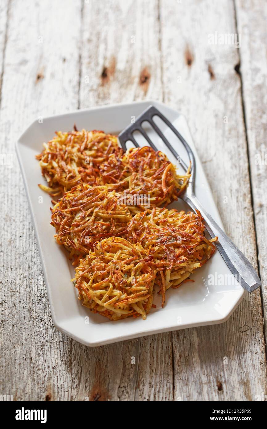 Frittelle di verdure con timo e senape Foto Stock