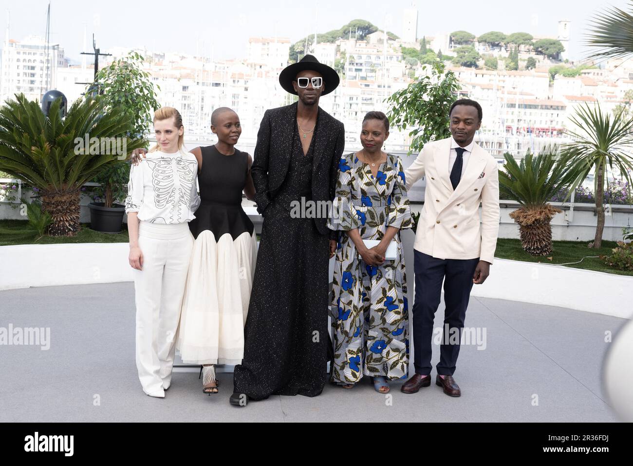 Cannes, Francia. 23rd maggio, 2023. Lucie Debay, Eliane Umuhire, direttore Baloji, Yves-Marina Gnahoua e Marc Zinga partecipano alla fotocellula 'Augure (Omen)' al 76th° festival annuale di Cannes al Palais des Festivals il 22 maggio 2023 a Cannes. Photo by David Niviere/ABACAPRESS.COM Credit: Abaca Press/Alamy Live News Foto Stock