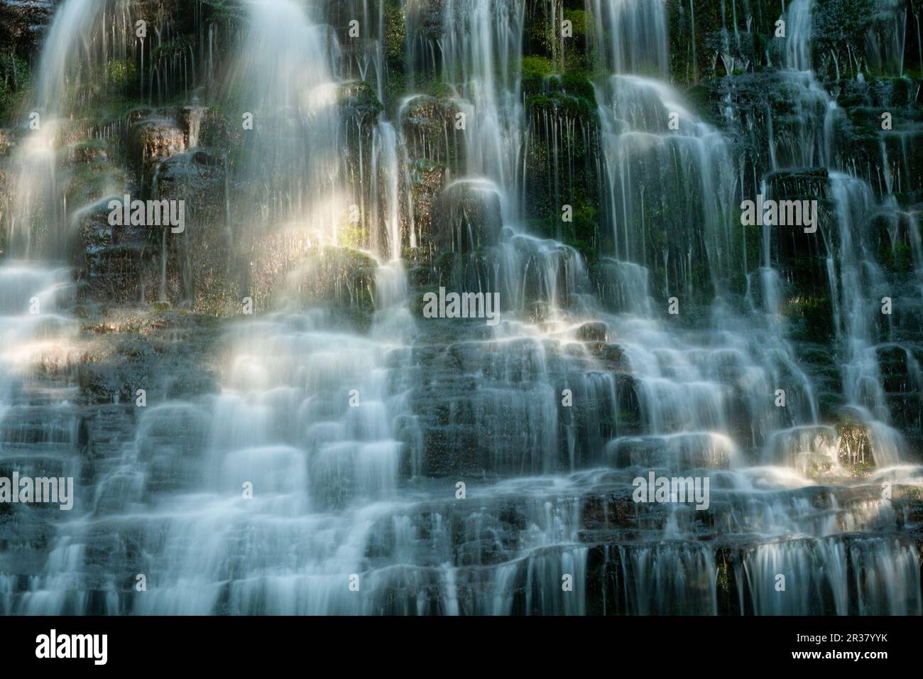 Cascata e luce solare, Short Springs state Natural Area, Tennessee Foto Stock
