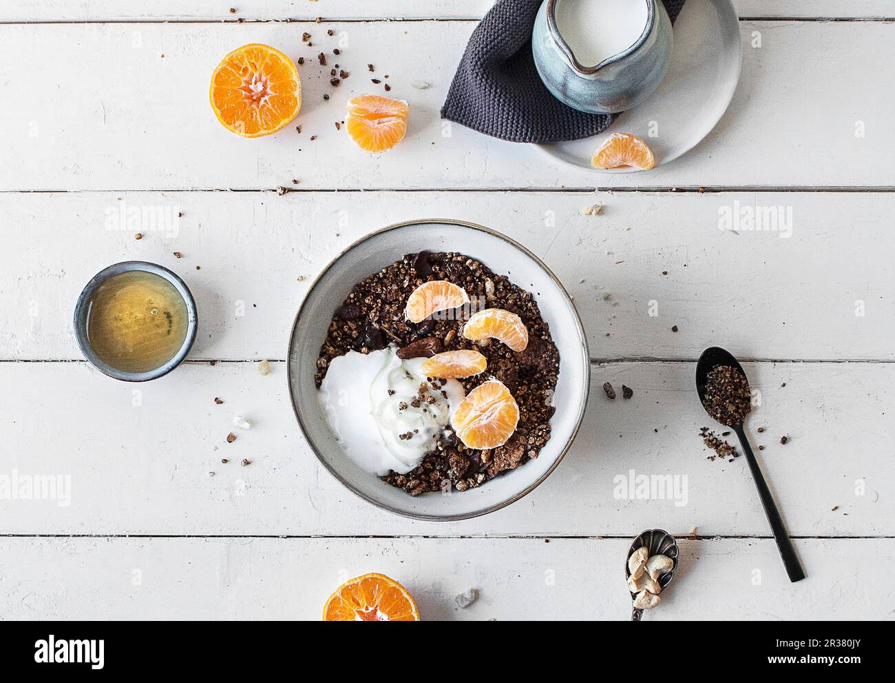 Muesli senza glutine con yogurt e mandarini Foto Stock