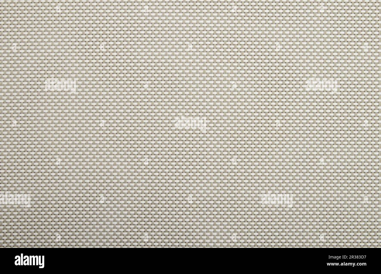 Texture di sfondo di bianco orizzontali e verticali di colore grigio intrecciato in vimini di plastica stringhe doppia con maglie di piccole dimensioni Foto Stock