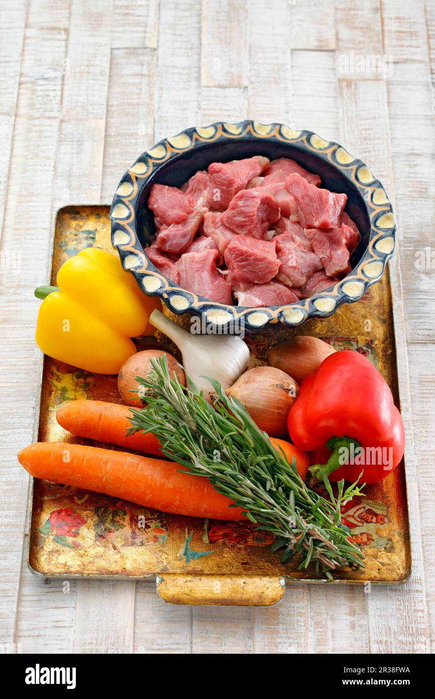 Ingredienti per goulash di agnello Foto Stock