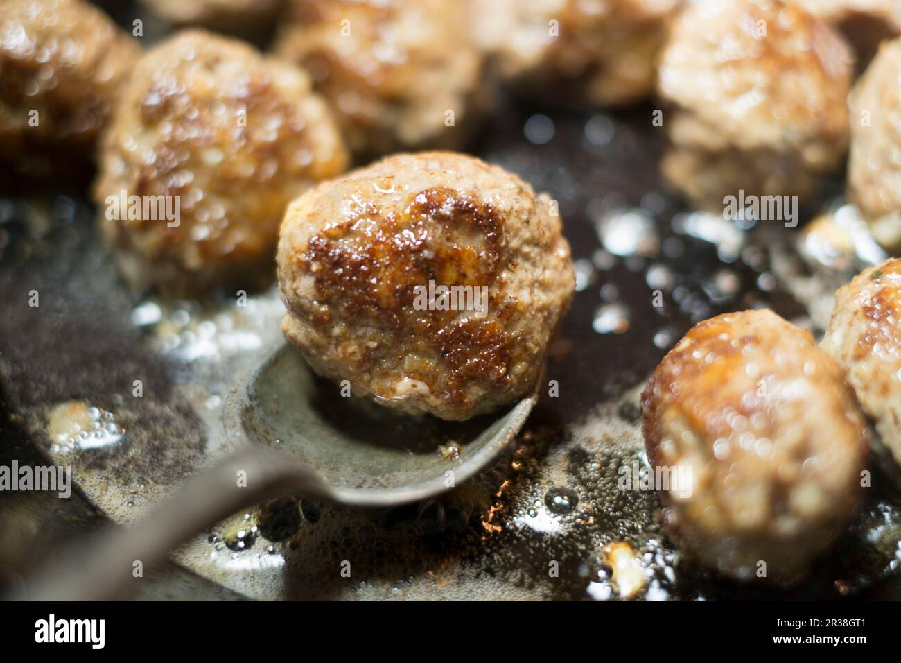 Polpette fritte in una padella Foto Stock