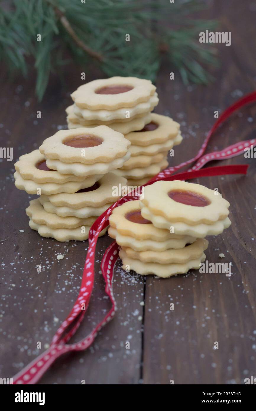 Biscotti di marmellata di arance di sangue, impilati Foto Stock