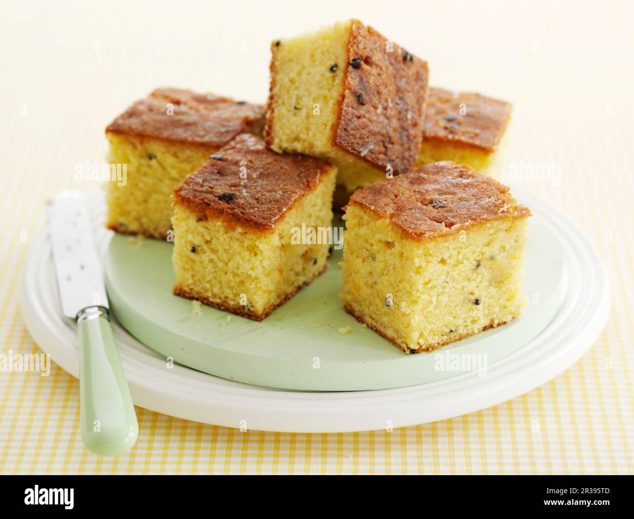 Frutto della passione e torta di lime Foto Stock