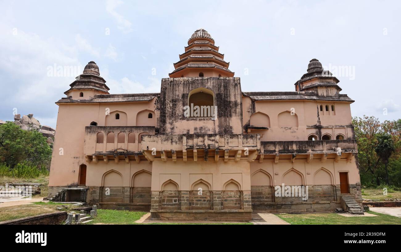 Vista di Rani Mahal, nel Campus di Chandragiri Fort, Tirupati, Andhra Pradesh, India. Foto Stock