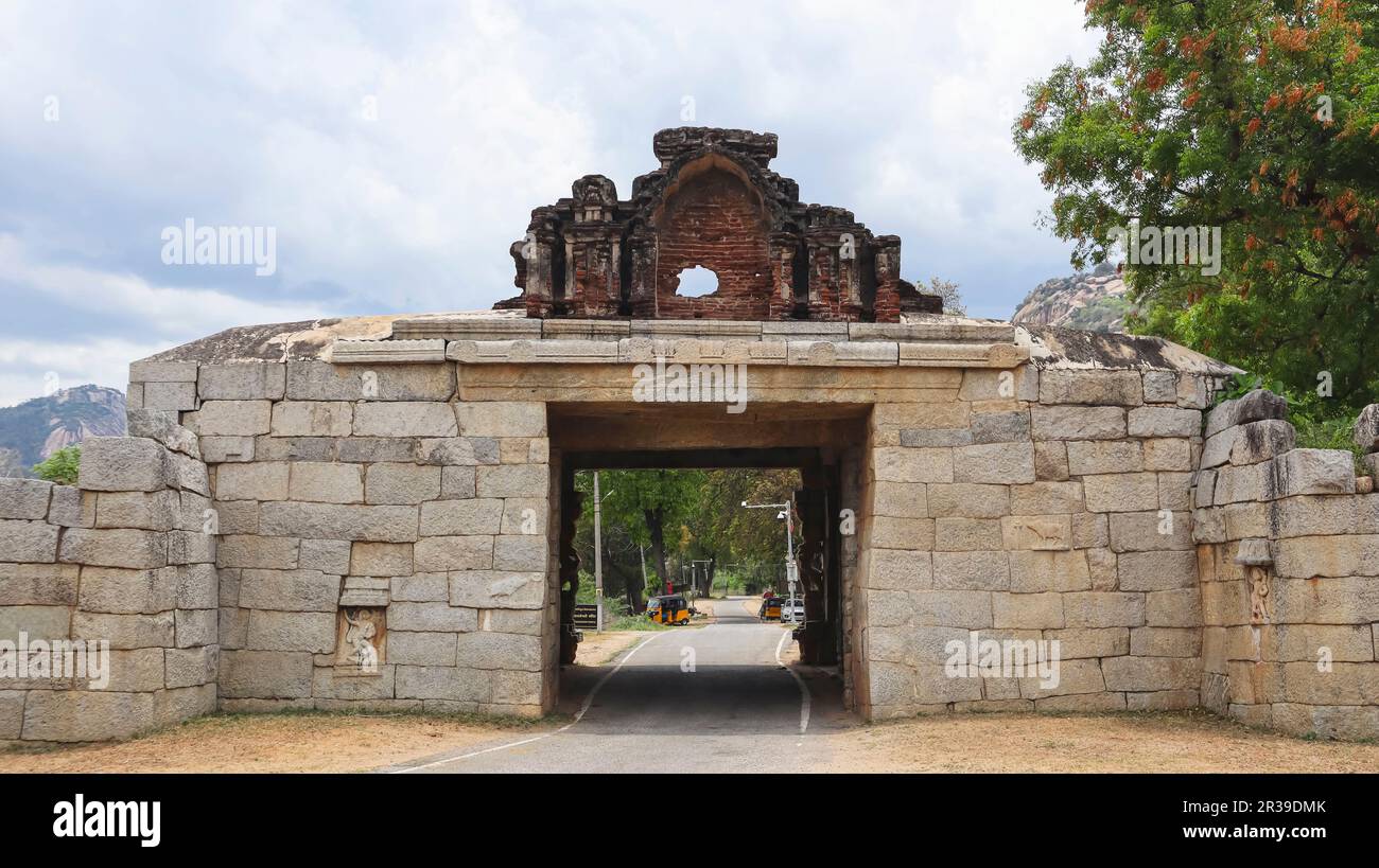 Porta d'ingresso per il Forte di Chandragiri, Tirupati, Andhra Pradesh, India. Foto Stock