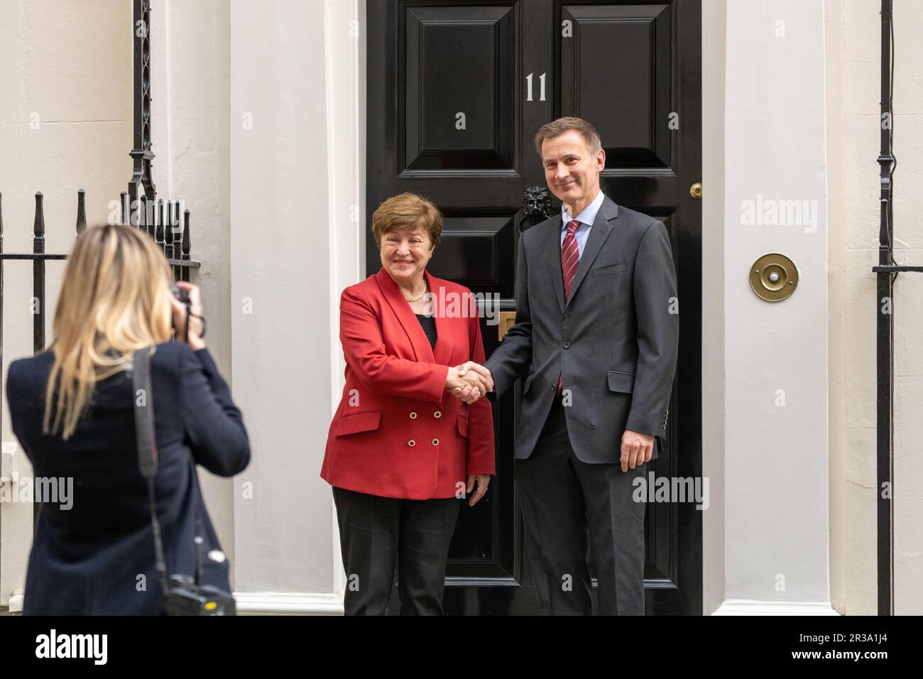 Londra, Regno Unito. 23rd maggio, 2023. Jeremy Hunt, Cancelliere dello scacchiere, incontra Kristalina Georgieva Managing Director del Fondo monetario Internazionale al 11 Downing Street London UK Credit: Ian Davidson/Alamy Live News Foto Stock
